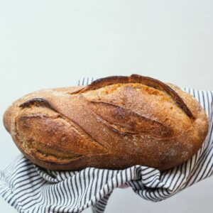 Francuski chleb wiejski na zakwasie - Piekarnia Warszawa